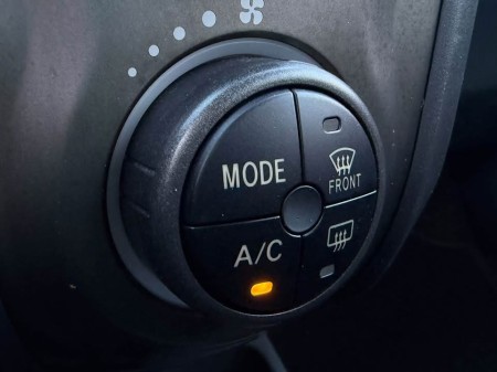 Toyota Yaris 1.0 69 cv SOL  2010 