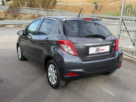Toyota Yaris 1.4 d4d 90 cv  lounge 2011 