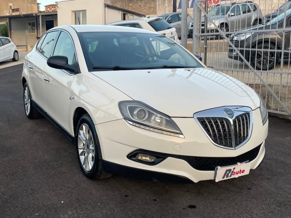 Lancia Delta 1.6 multijet 120 cv  ORO  2011 