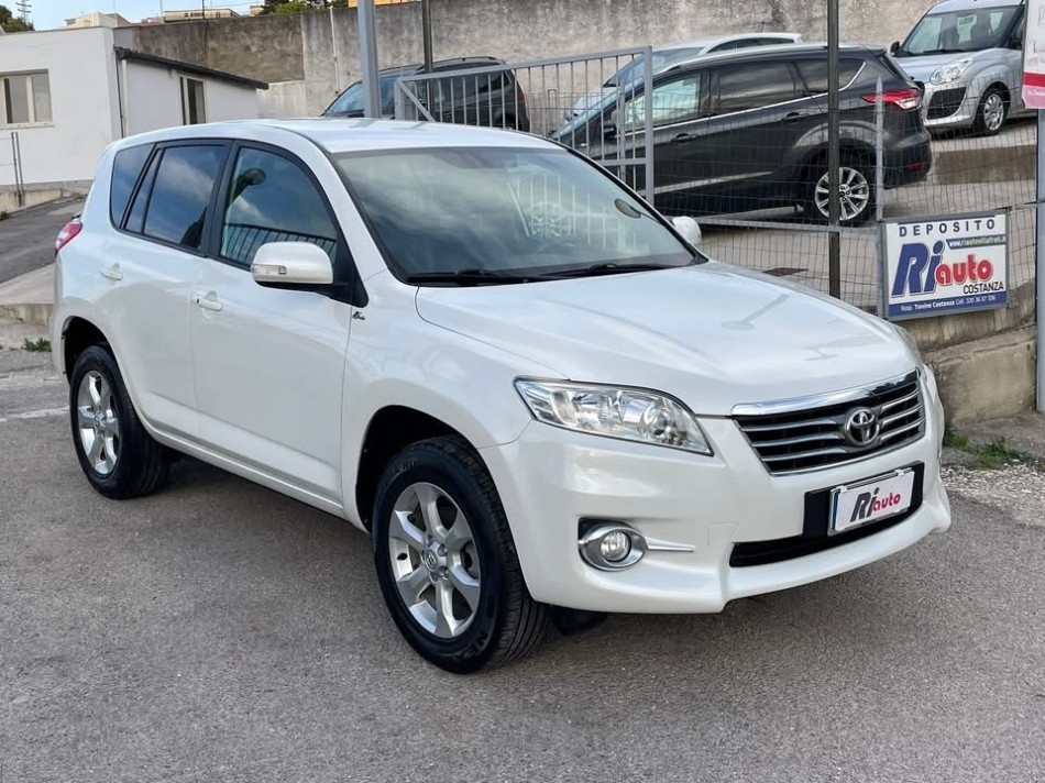Toyota Rav4 2.2 d4d 150 cv  Crossover 2011 