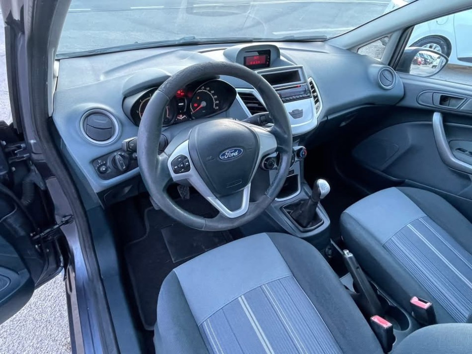 Ford Fiesta 1.4 tdci 70 cv   2010 