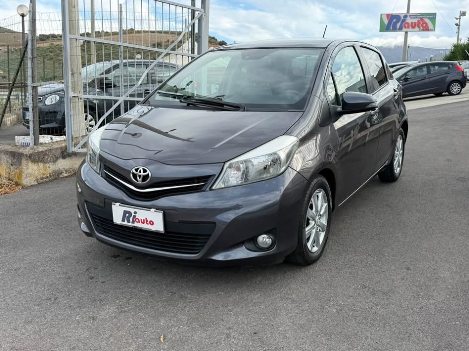 Toyota Yaris 1.4 d4d 90 cv  lounge 2011 