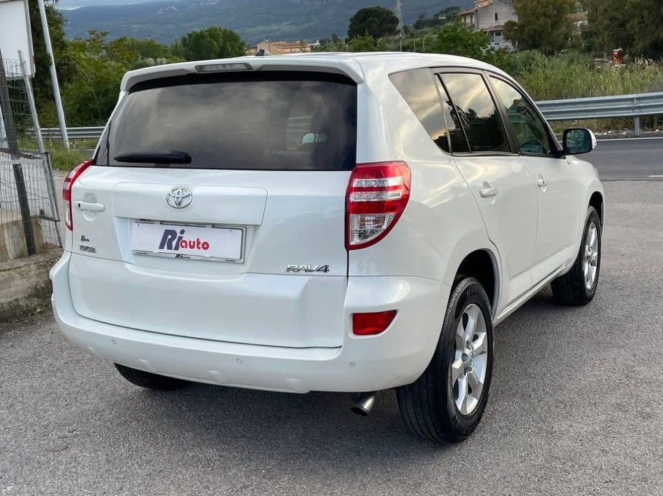 Toyota Rav4 2.2 d4d 150 cv  Crossover 2011 