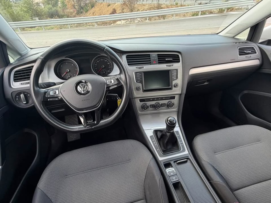 Volkswagen Golf 1.6 tdi 110cv   2017 