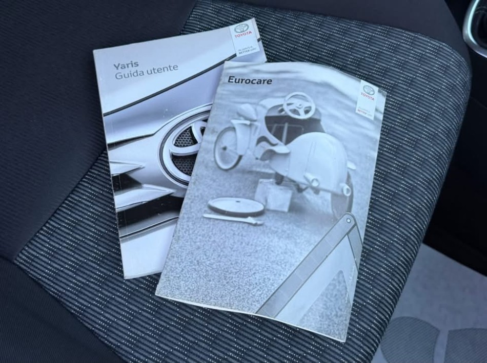 Toyota Yaris 1.4 d4d 90 cv  Lounge 2015 