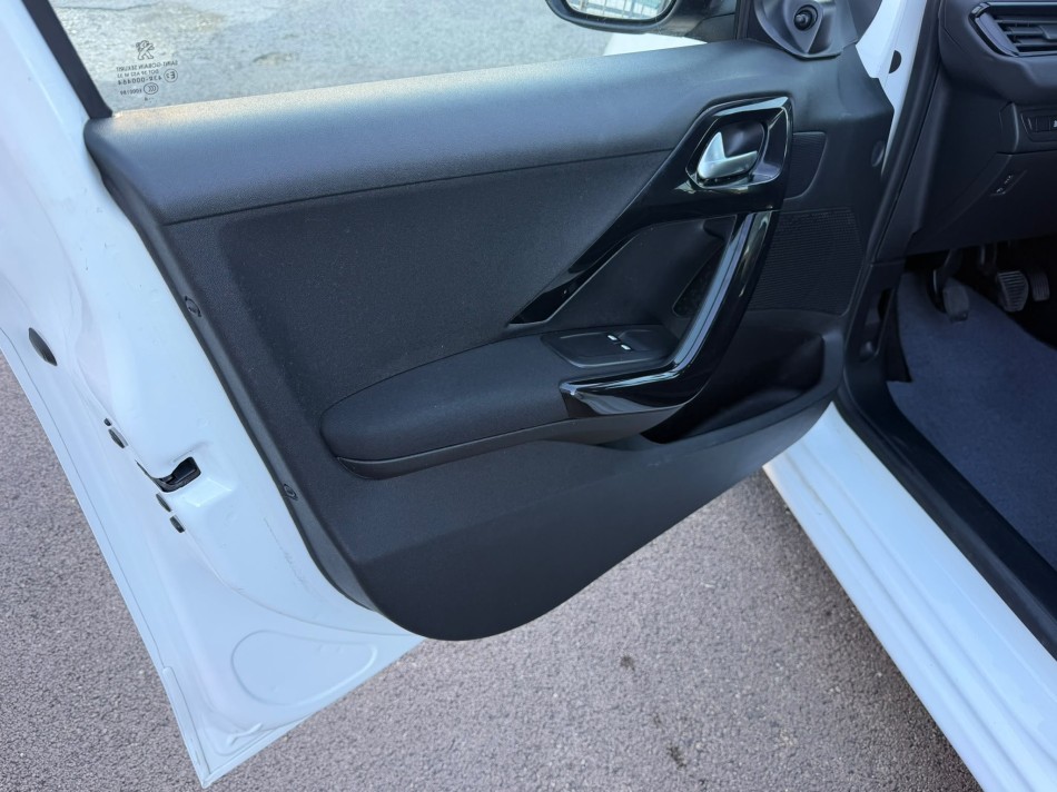 Peugeot 208 1.4 hdi 70 cv van  Autocarro 2014 