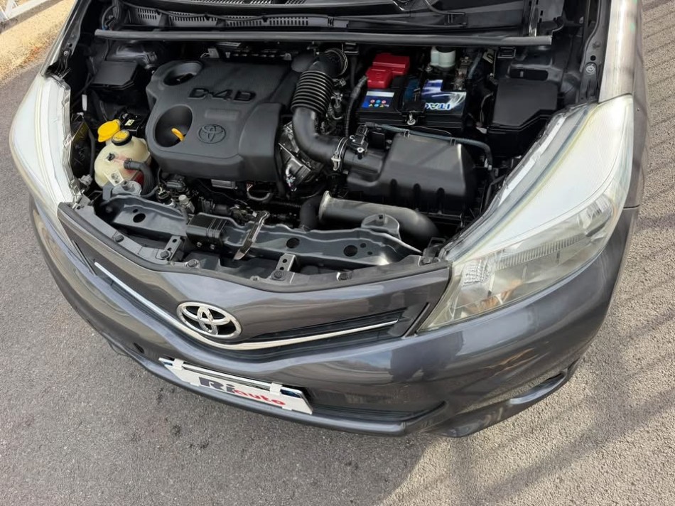 Toyota Yaris 1.4 d4d 90 cv  lounge 2011 