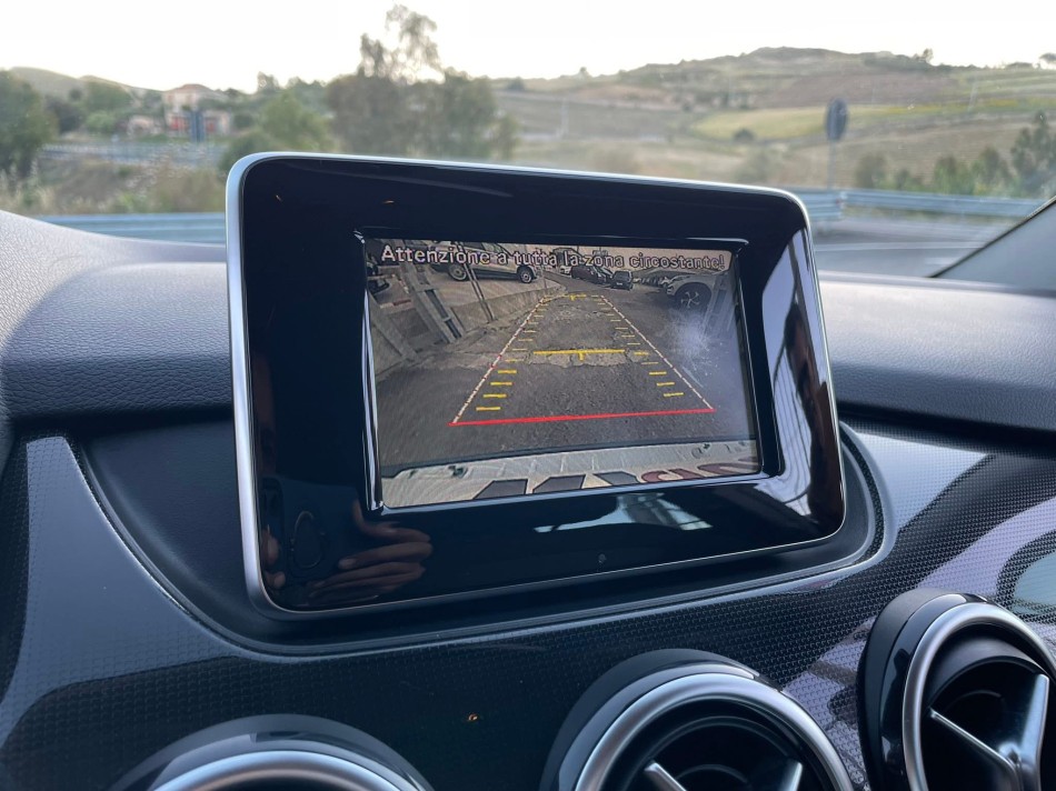 Mercedes-Benz B180 cdi  Executive  2012 
