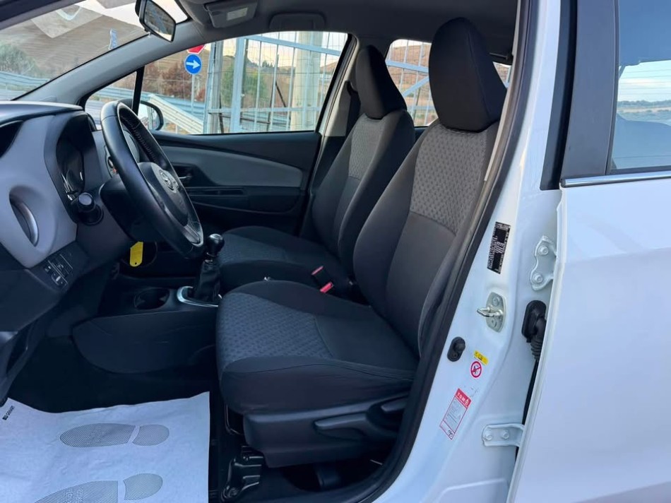 Toyota Yaris 1.4 d4d 90 cv  Lounge 2015 