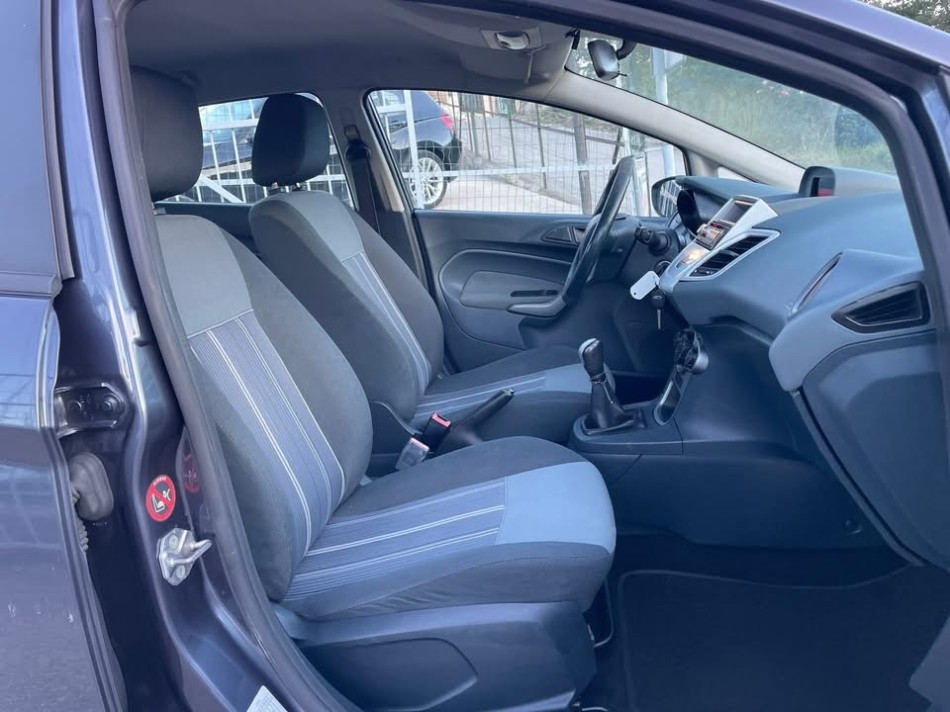 Ford Fiesta 1.4 tdci 70 cv   2010 