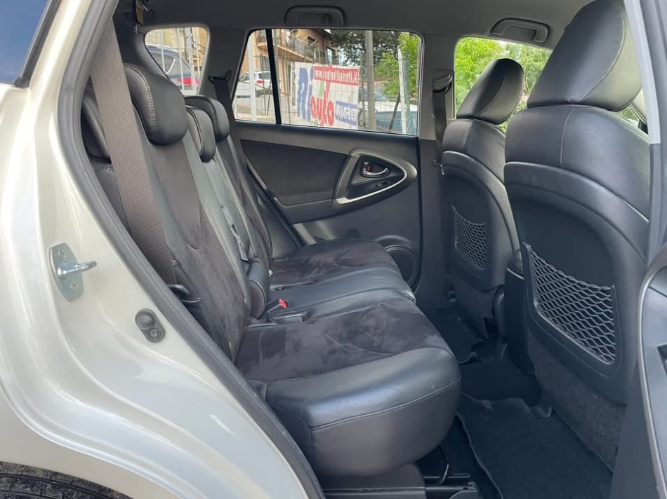 Toyota Rav4 2.2 d4d 150 cv  Crossover 2011 