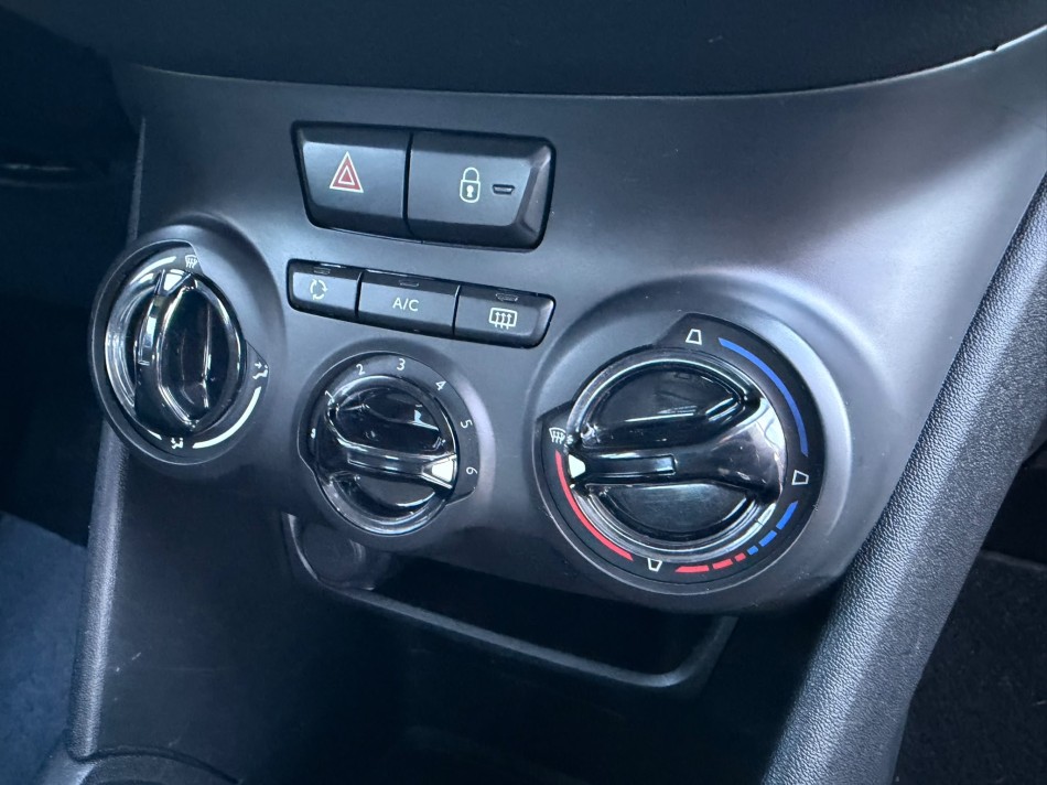 Peugeot 208 1.4 hdi 70 cv van  Autocarro 2014 